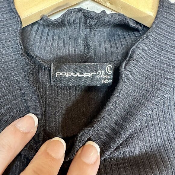 Popular 21 Black Ribbed Mock Neck Crop Top Size L Lettuce Trim Y2K Basic Minimal - Picture 5 of 5